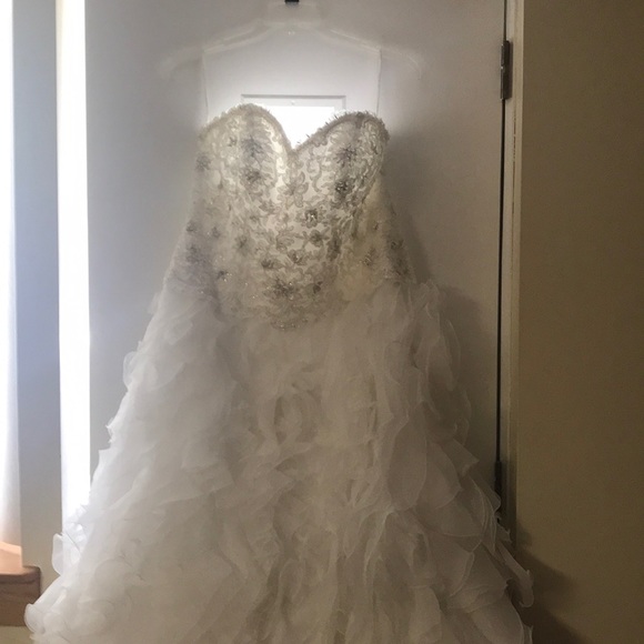 Size 16W Wedding Dresses